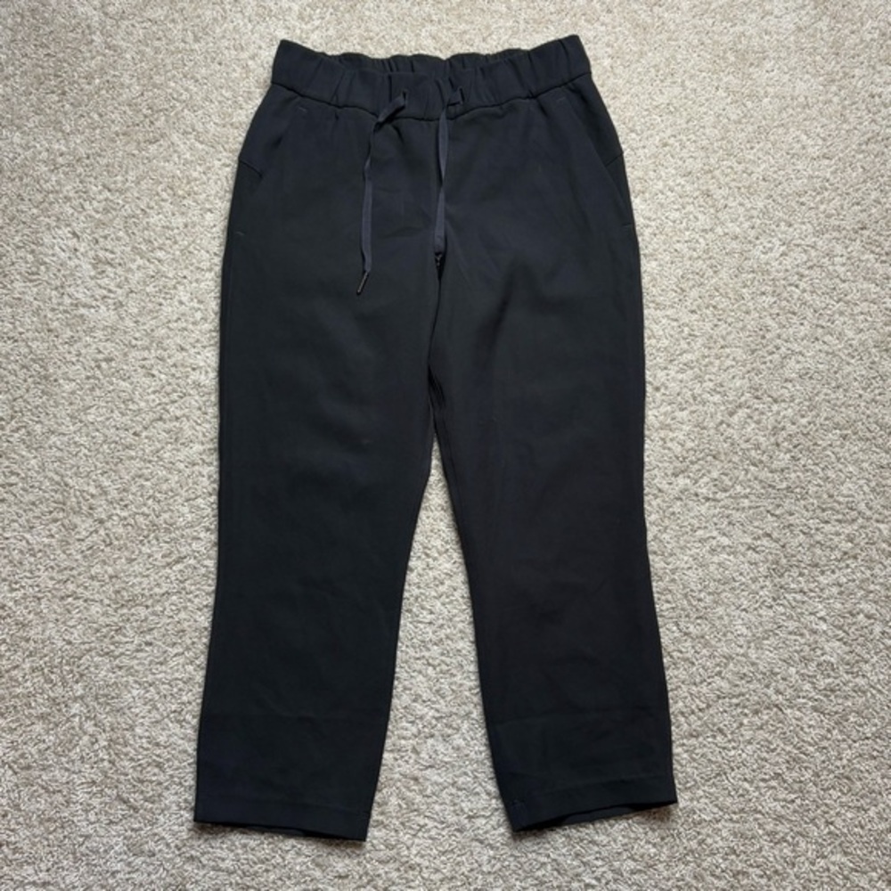 Lululemon On The Fly Crop *Woven 23"